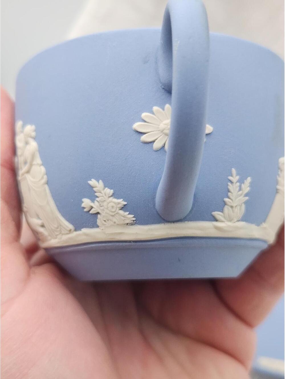 Wedgwood Jasperware Blue Teacup & Saucer Neoclassical Relief 1972 I2 - Picture 10 of 15